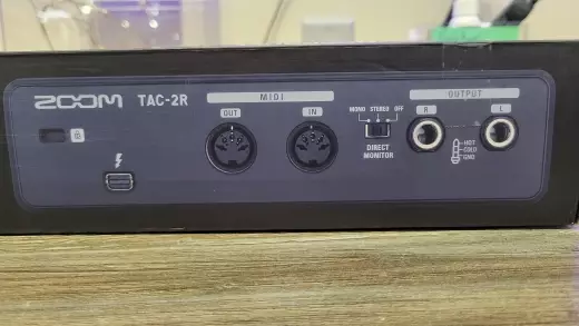 ZOOM 24/192 2-IN/2-OUT THUNDERBOLT INTERFACE MIDI TAC-2R 2