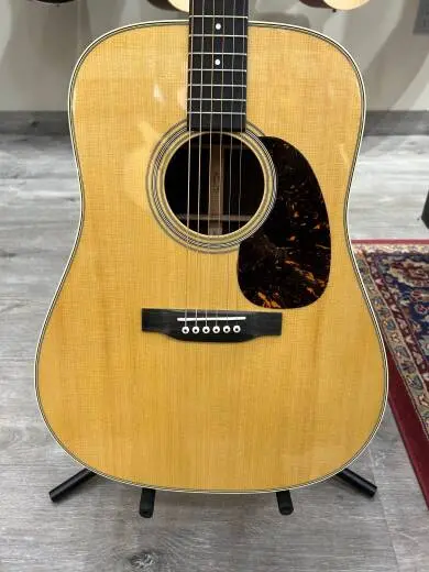 Martin Guitars - D-28 2