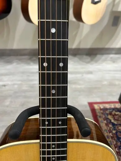 Martin Guitars - D-28 2