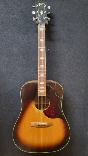 GIBSON SJ DLX - EARLY 1970's