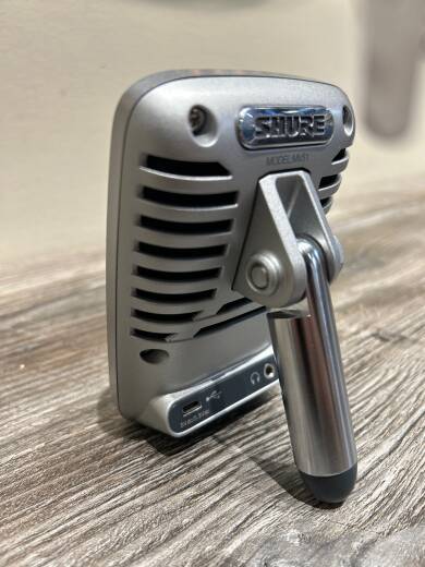 Shure MOTIV MV51 Large-Diaphragm Condenser Microphone For IOS And USB