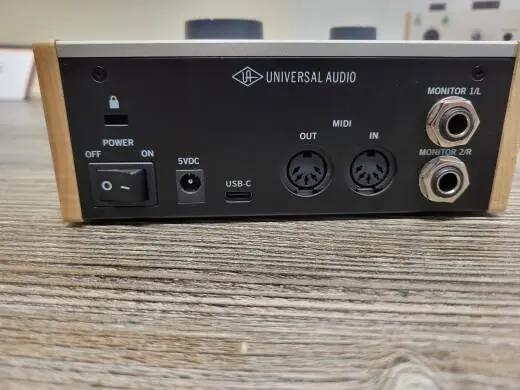 Universal Audio - UA-VOLT176 2