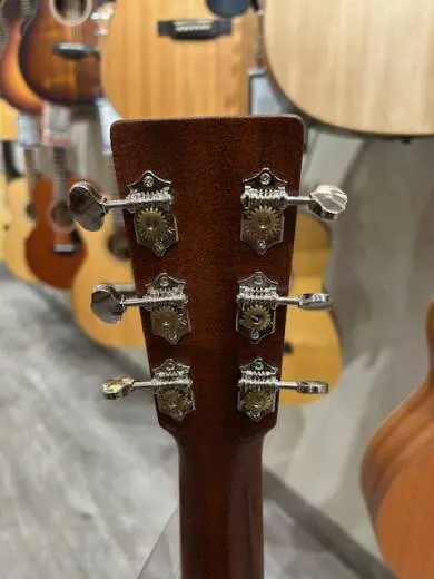 Martin Guitars - D-18 2012 2