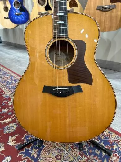 Taylor Guitars - 618E 2