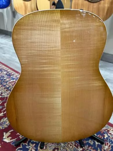 Taylor Guitars - 618E 2