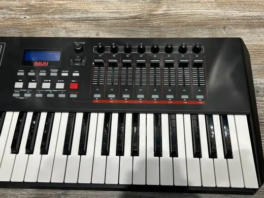 Akai - MPK261 2
