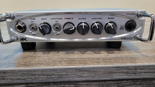 GK 200W ULTRA LIGHT BASS HEAD