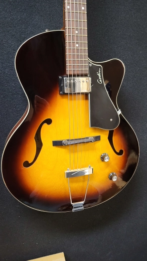 GODIN 5TH AVE COMPOSER SUNBURST GT/TRIC 3