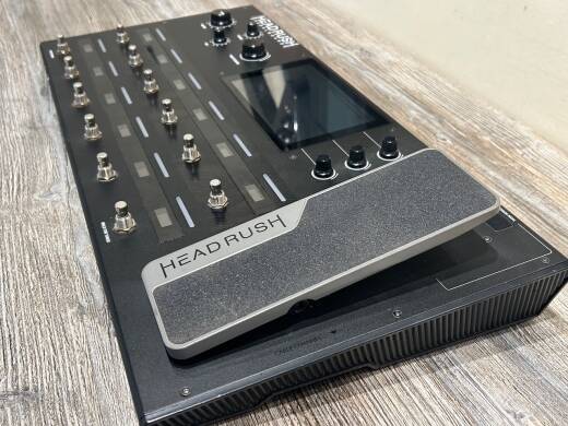 HeadRush HeadRush Pedalboard | Long & McQuade
