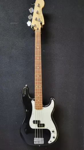 FENDER PLAYER P-BASS P.F BLACK