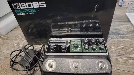 BOSS DELUXE SPACE ECHO  - RE-202