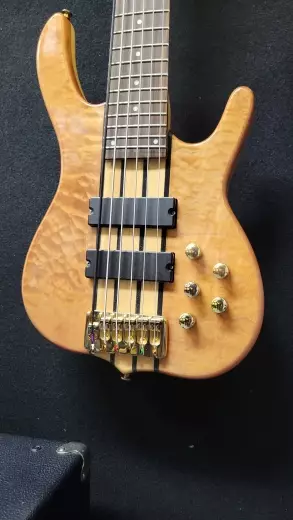**Replica** 6 Strings Ken Smith Bass 2