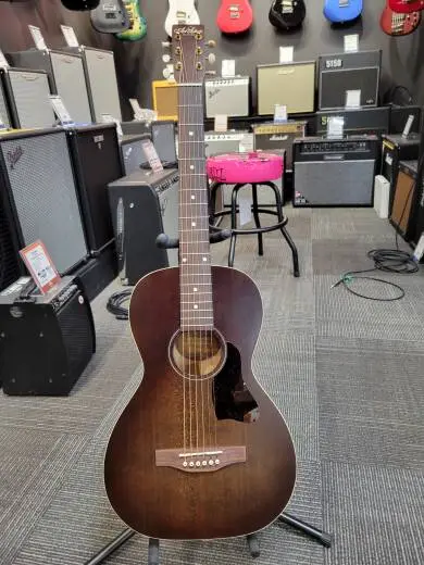 Art & Lutherie Roadhouse Bourbon Burst