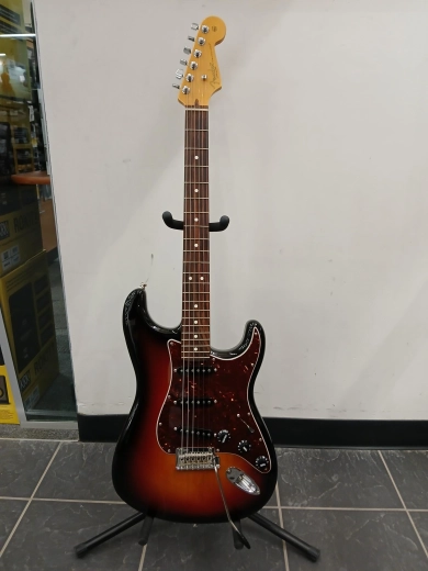 Fender American Pro II Strat 3 Tone Sunburst, Rosewood Fretboard 2