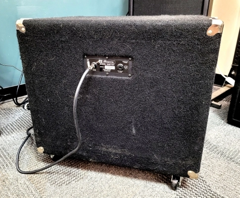 AMPEG - 1X15 200W 8ohm Bass Cab 2