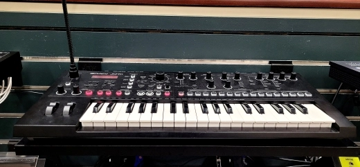 Roland - JD-XI 37 Key Analog/Digital X-Over 2