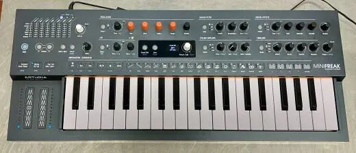 Arturia MINI FREAK 6-voice polyphonic  synth