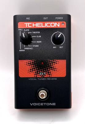 TC-Helicon VoiceTone R1 Vocal Tuned Reverb Pedal
