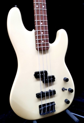 Fender - Duff McKagan Precision Bass 2