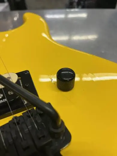 Kramer Baretta - Bumblebee Yellow 2
