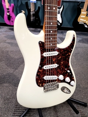 Squier - FSR Classic Vibe 60s Stratocaster 2