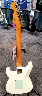 Squier - FSR Classic Vibe 60s Stratocaster 2