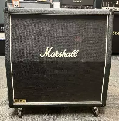 Marshall1960A 300w angled cabinet