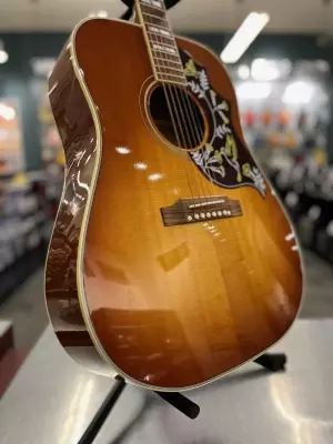 Gibson Hummingbird Heritage acoustic 3