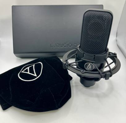 Audio-Technica AT4040 Condenser Microphone | Long & McQuade