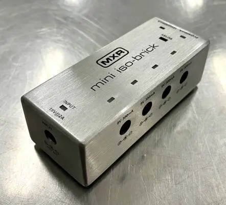 MXR Mini Iso-Brick Power Supply 2