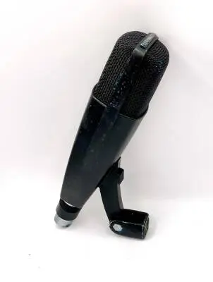 Sennheiser MD421 MKi dynamic mic