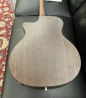 Martin Guitars Grande Performance Cutaway acoustic 2