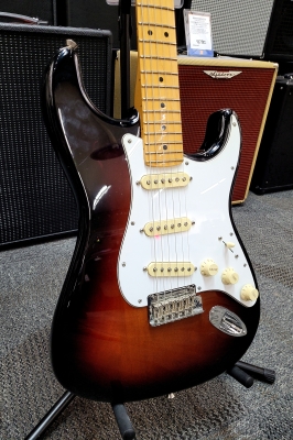 Fender - AM Pro II Stratocaster 3