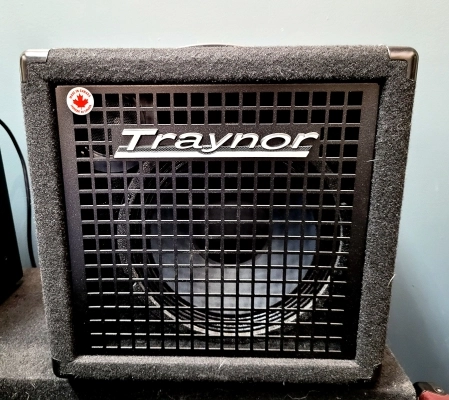 Store Special Product - Traynor Small Block 10 200w bass amp