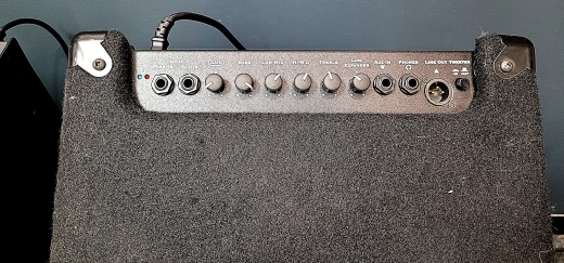 Store Special Product - Traynor Small Block 10 200w bass amp