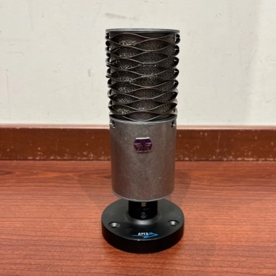 Aston ORIGIN condenser microphone