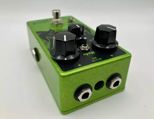 EarthQuaker Devices Hummingbird Repeat Percussion tremolo 2