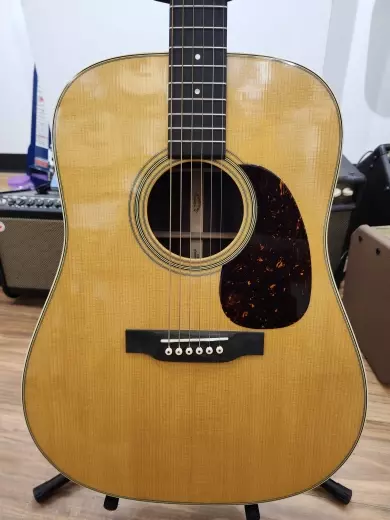 Martin Guitars - D-28 2017 2