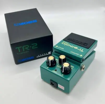 BOSS TR-2 Tremolo pedal 2