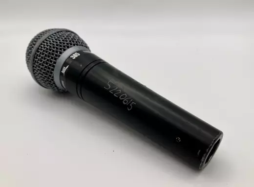 Apex 385 dynamic mic 2