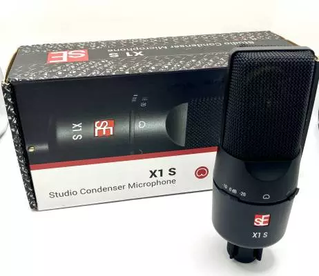 SE Electronics Large Diaphragm condenser mic 2