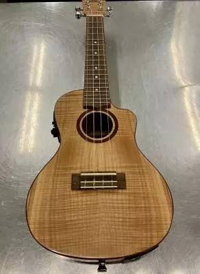LANIKAI Flame Maple Concert A/E ukulele, w/deluxe gigbag 2
