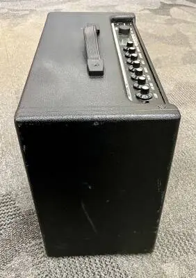 Fender Mustang III V2 100w guitar amp 2