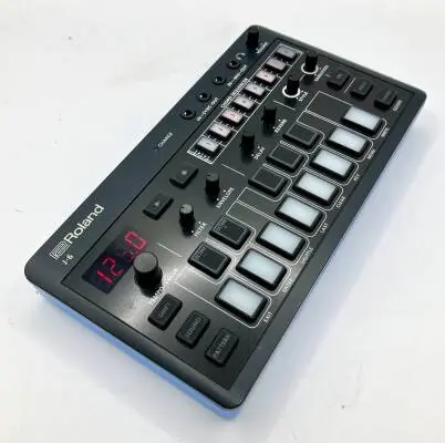 Roland J-6 Chord Synthesizer 2