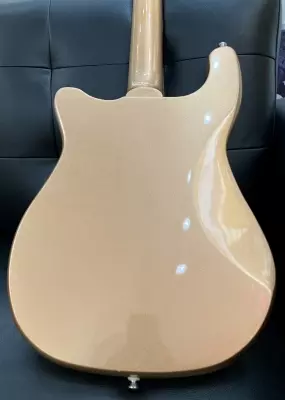 Epiphone Embassy bass in Smoked Almond Metallic 4