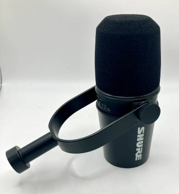 Gear Hunter | Shure MV7X XLR Dynamic Microphone