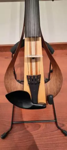 Yamaha - YEV104 NT silent violin 2