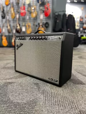 Fender - Tone Master Deluxe Reverb amp 2