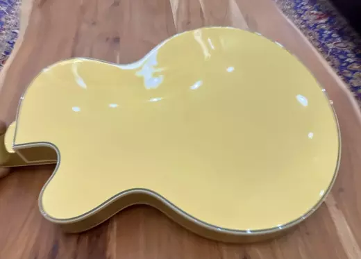 Epiphone Uptown Kat in Topaz Gold Metallic 4