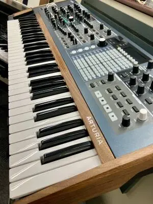 Arturia POLYBRUTE 6 voice poly synth 2